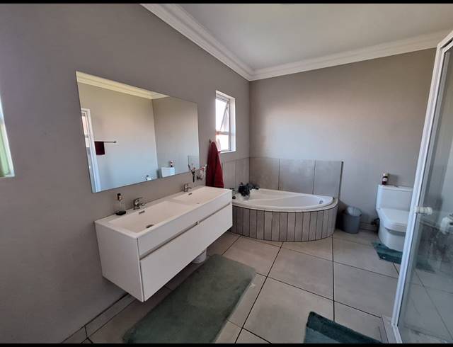3 BEDROOM TOWNHOUSE FOR SALE IN ARCON PARK